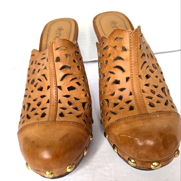 NADARA Tan Leather Clogs with Laser-Cut Design and Wooden Platform SIZE 8 - Picture 6 of 8
